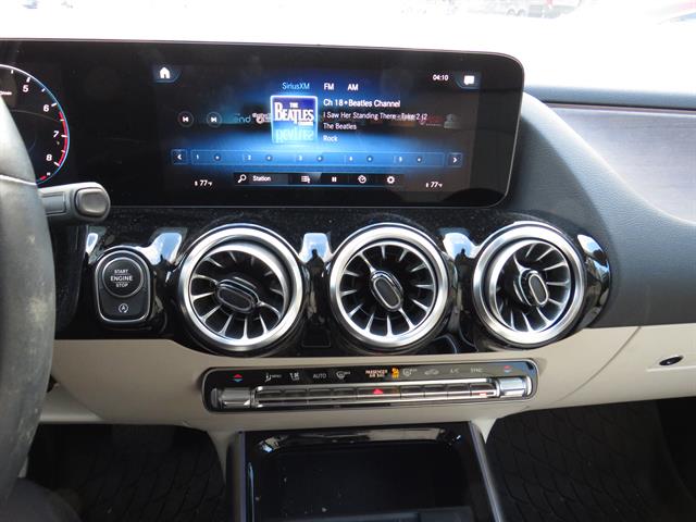 2023 Mercedes Benz GLA 250 4MATIC photo 4