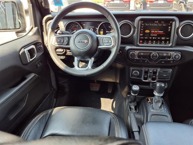 2023 Jeep Wrangler Sahara 4xe photo 4