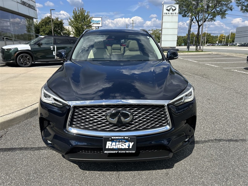 2021 Infiniti QX50 Luxe photo 2
