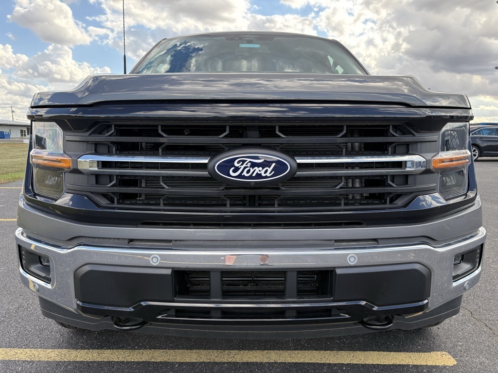 2024 Ford F-150 XLT photo 2