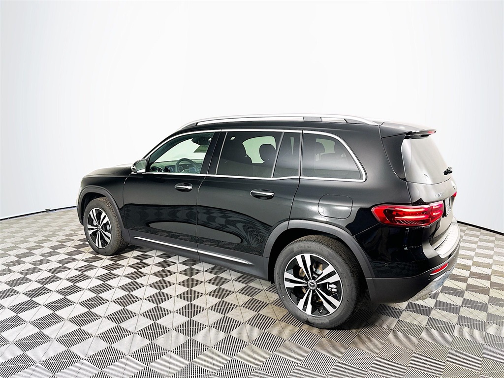 2025 Mercedes Benz GLB 250 4MATIC photo 4