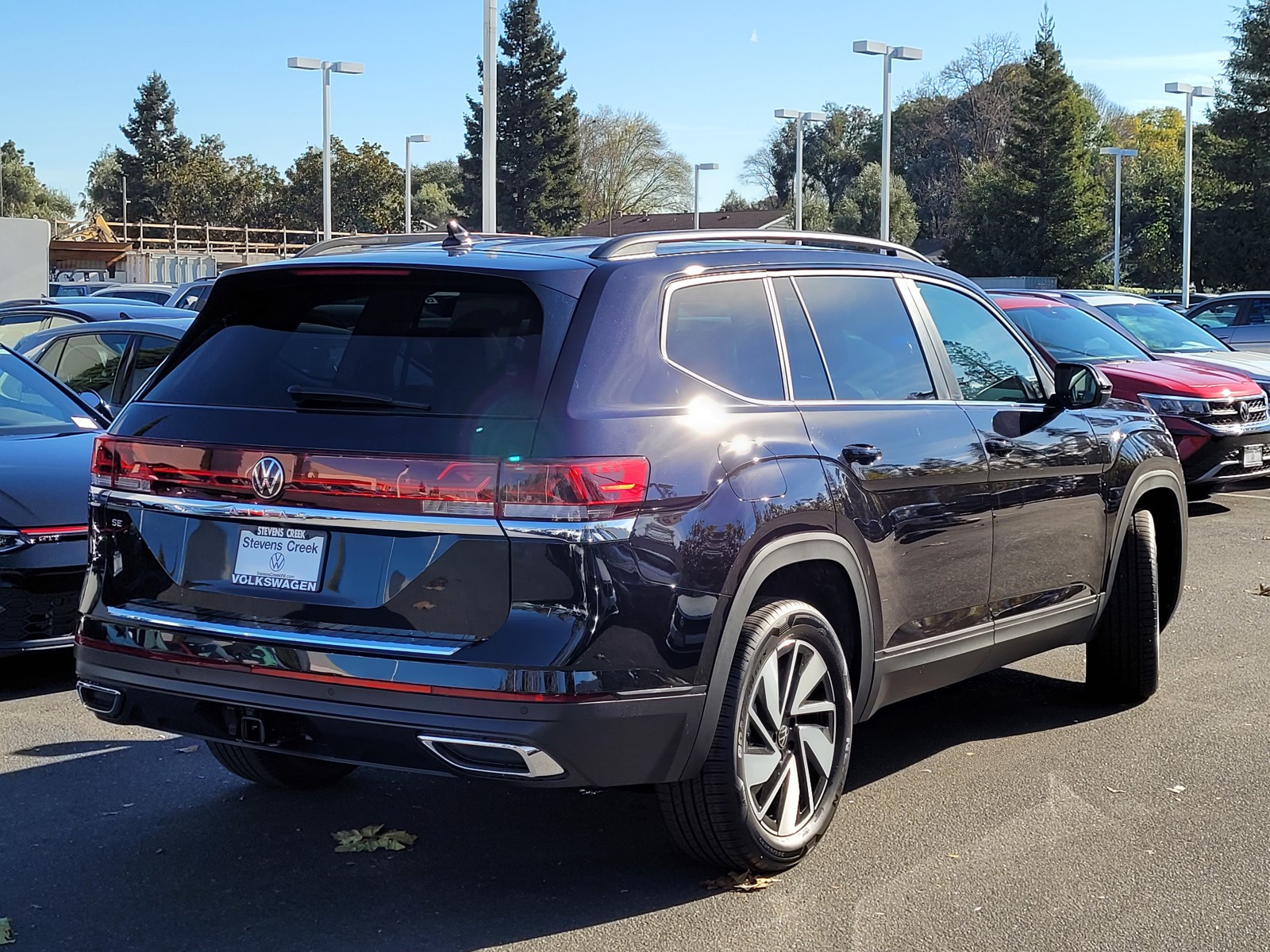 2024 Volkswagen Atlas SE Technology photo 3