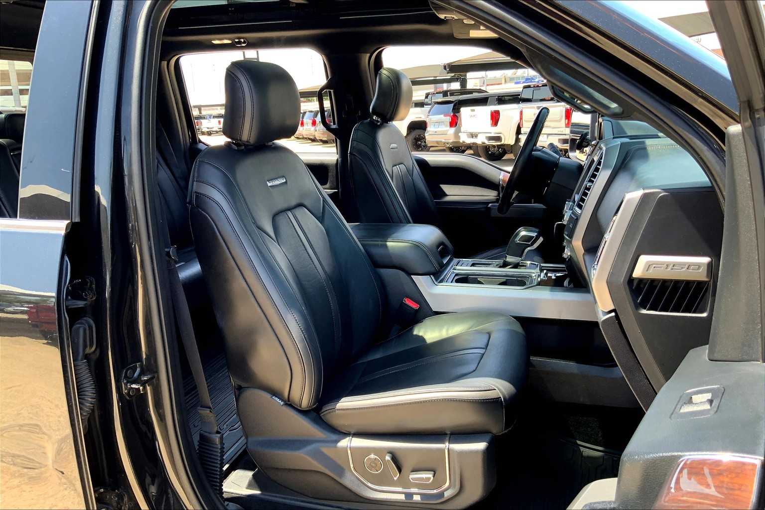2015 Ford F-150 Platinum photo 8