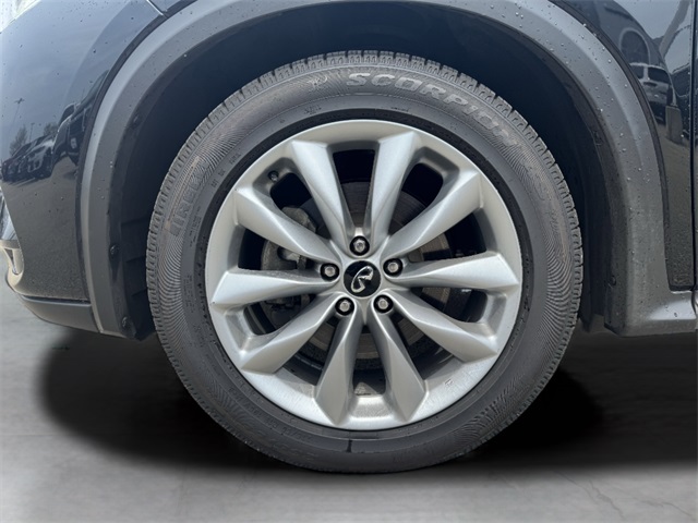 2021 Infiniti QX50 Luxe photo 9