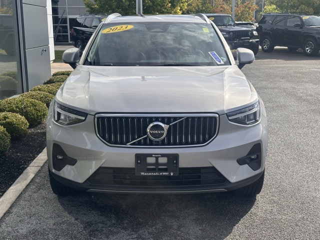 2023 Volvo XC40 Plus photo 2