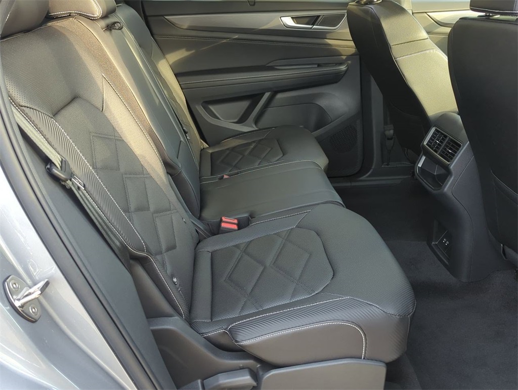 2025 Volkswagen Atlas Cross Sport SE Technology photo 17