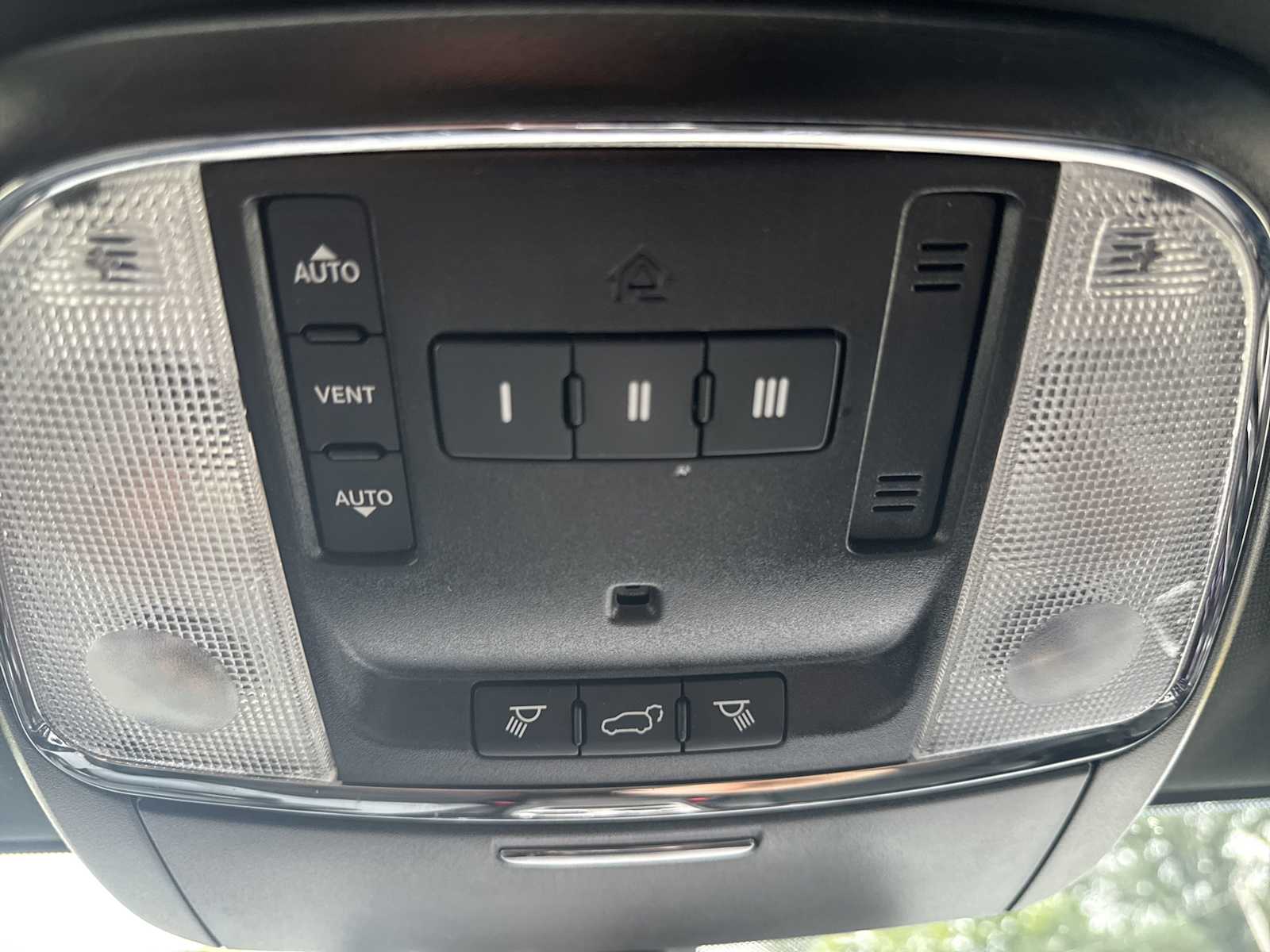 2021 Jeep Grand Cherokee Laredo X photo 31