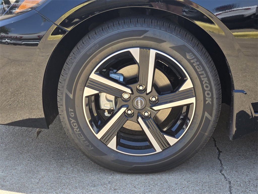 2025 Nissan Sentra SV photo 4