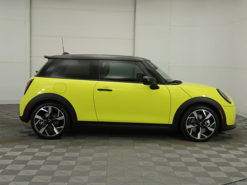 2026 Mini Cooper 2 Door Hardtop Signature photo 4