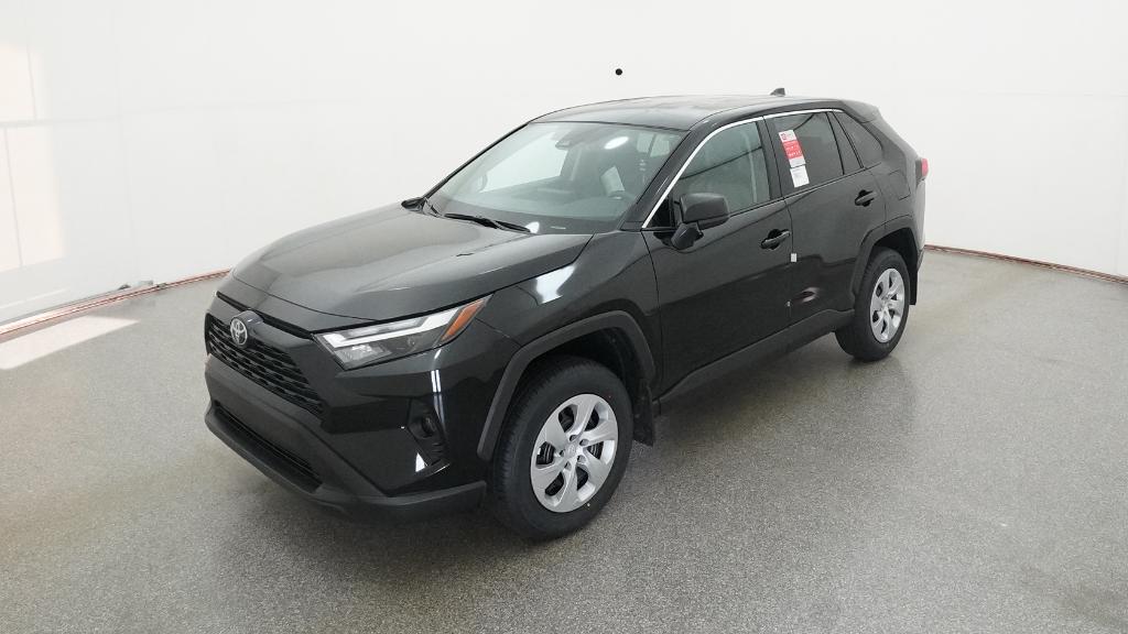2025 Toyota RAV4 LE's photo
