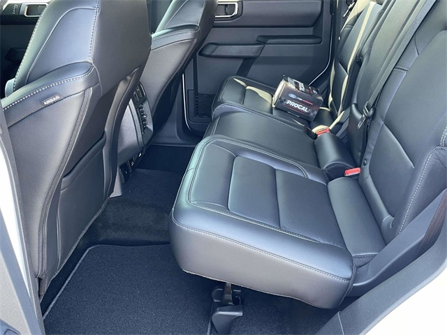 2025 Ford Bronco Outer Banks photo 4