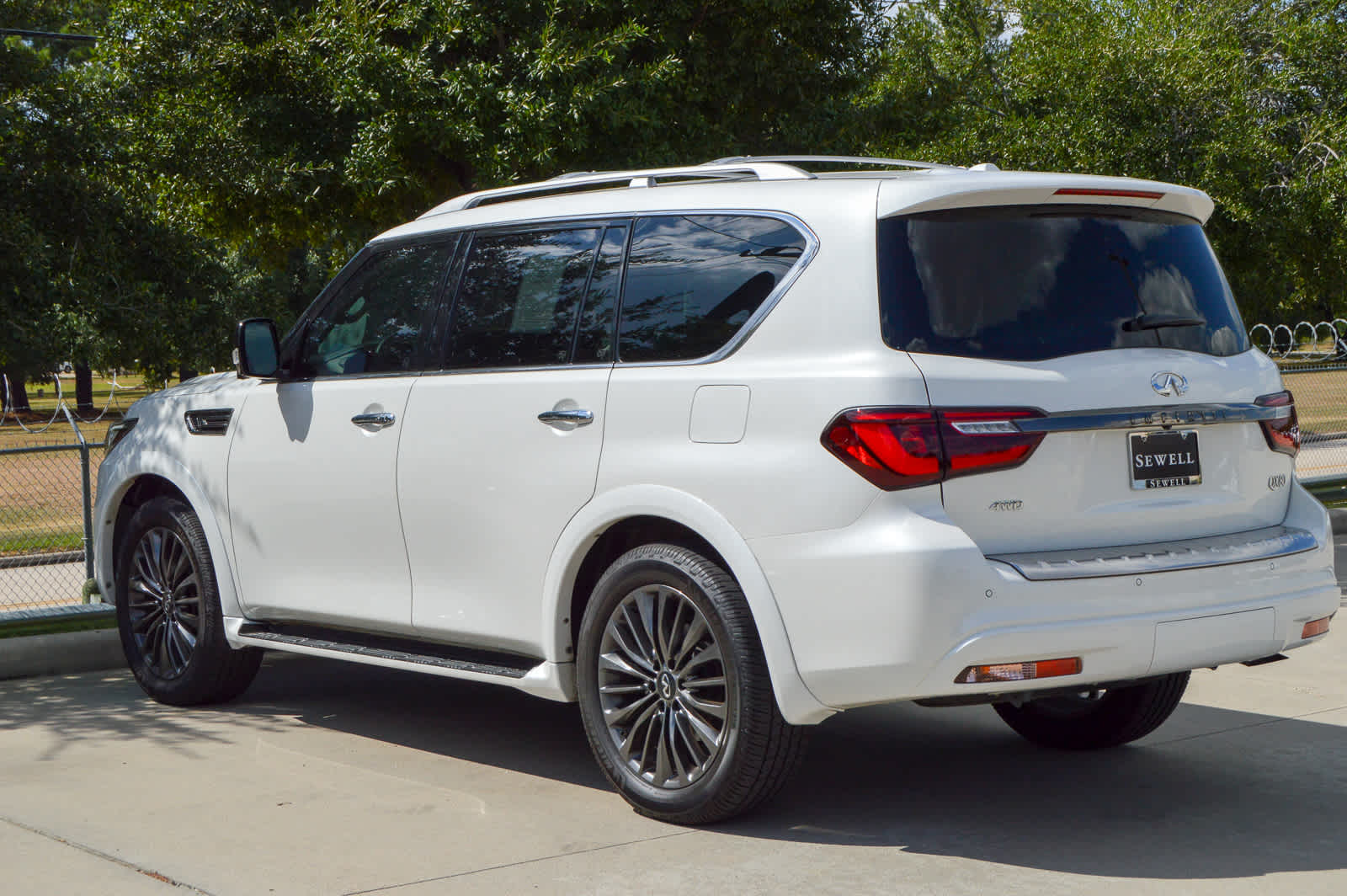 2023 Infiniti QX80 Premium Select photo 6