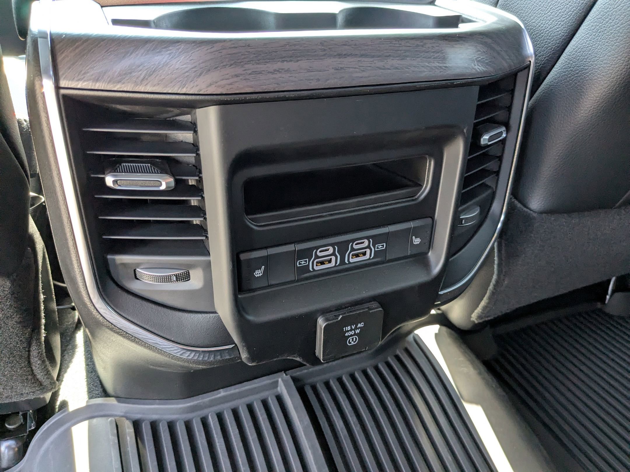 2025 Ram 2500 Laramie photo 24