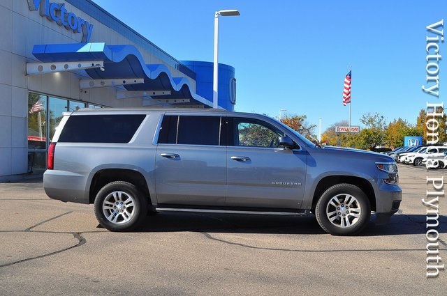 2020 Chevrolet Suburban LS photo 2