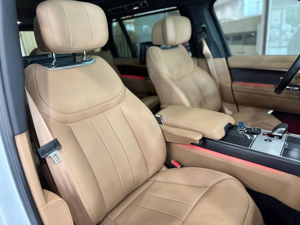 2025 Land Rover Range Rover Autobiography photo 39