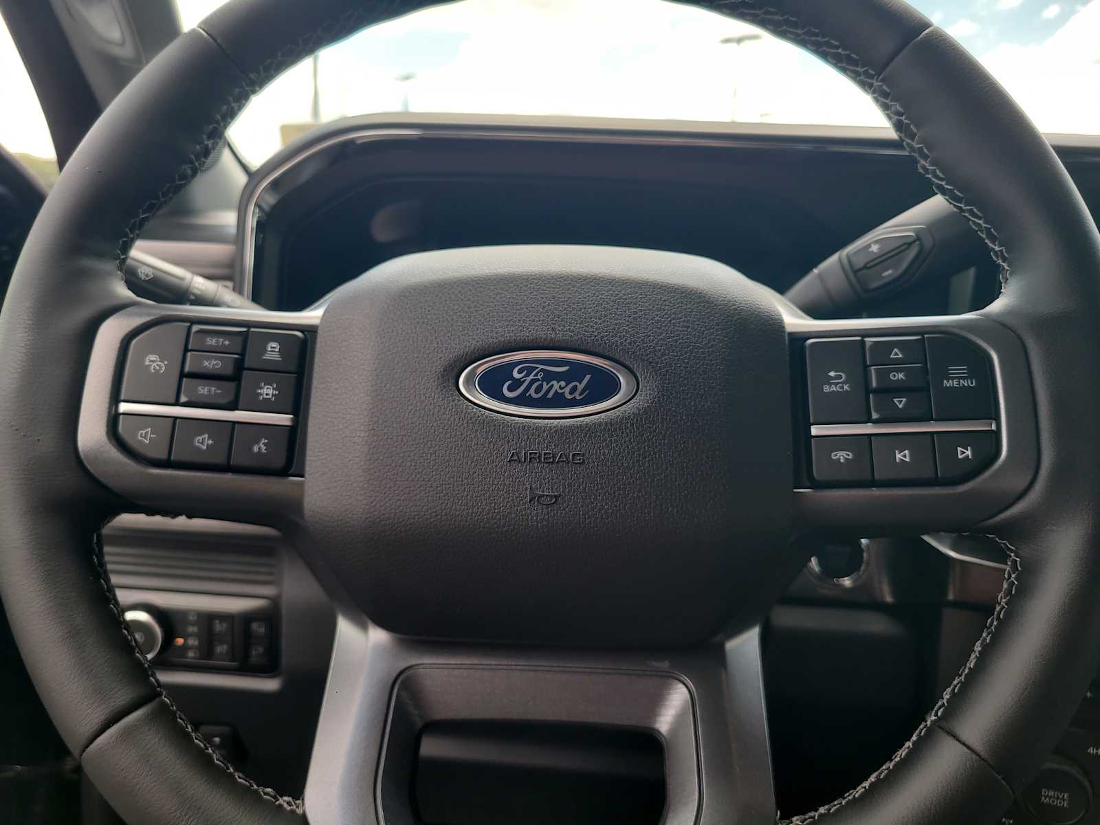 2025 Ford F-250 Lariat photo 2