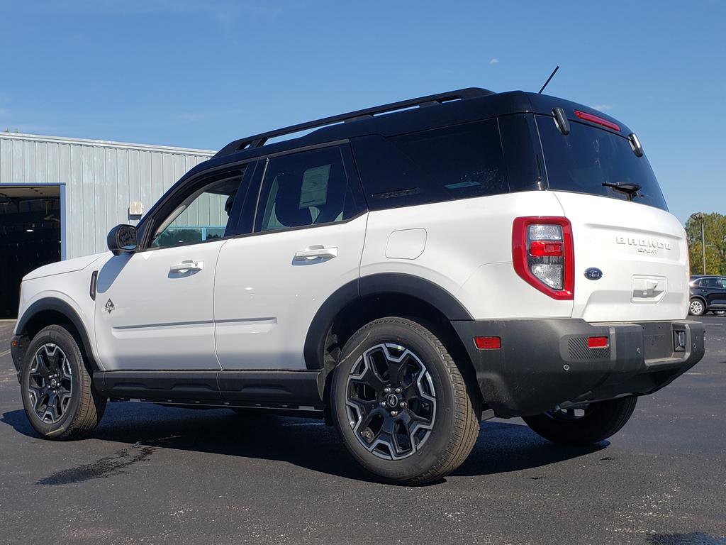 2025 Ford Bronco Sport Outer Banks photo 3