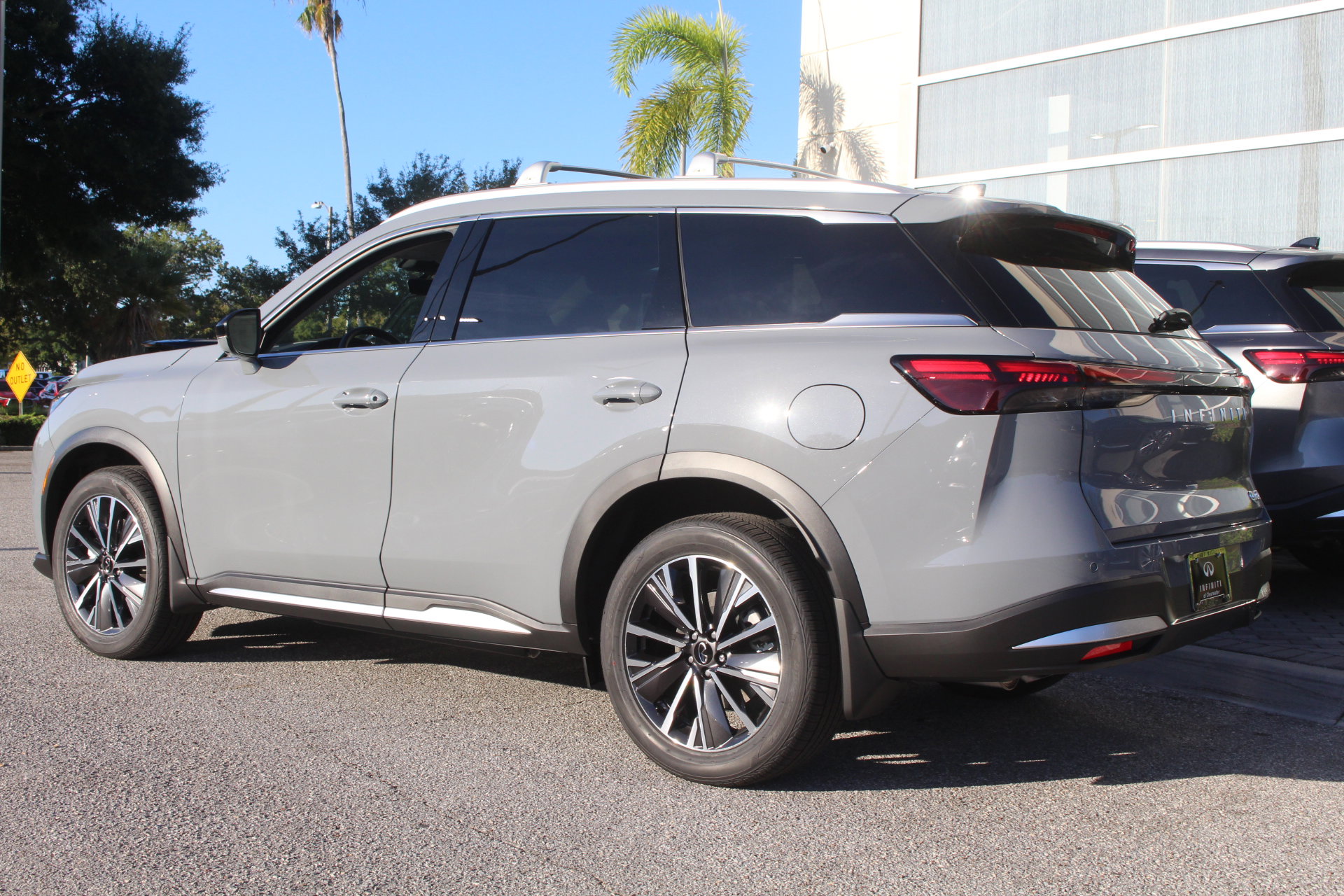 2026 Infiniti QX60 Luxe photo 3