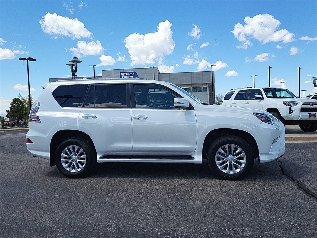 2021 Lexus GX 460 photo 3