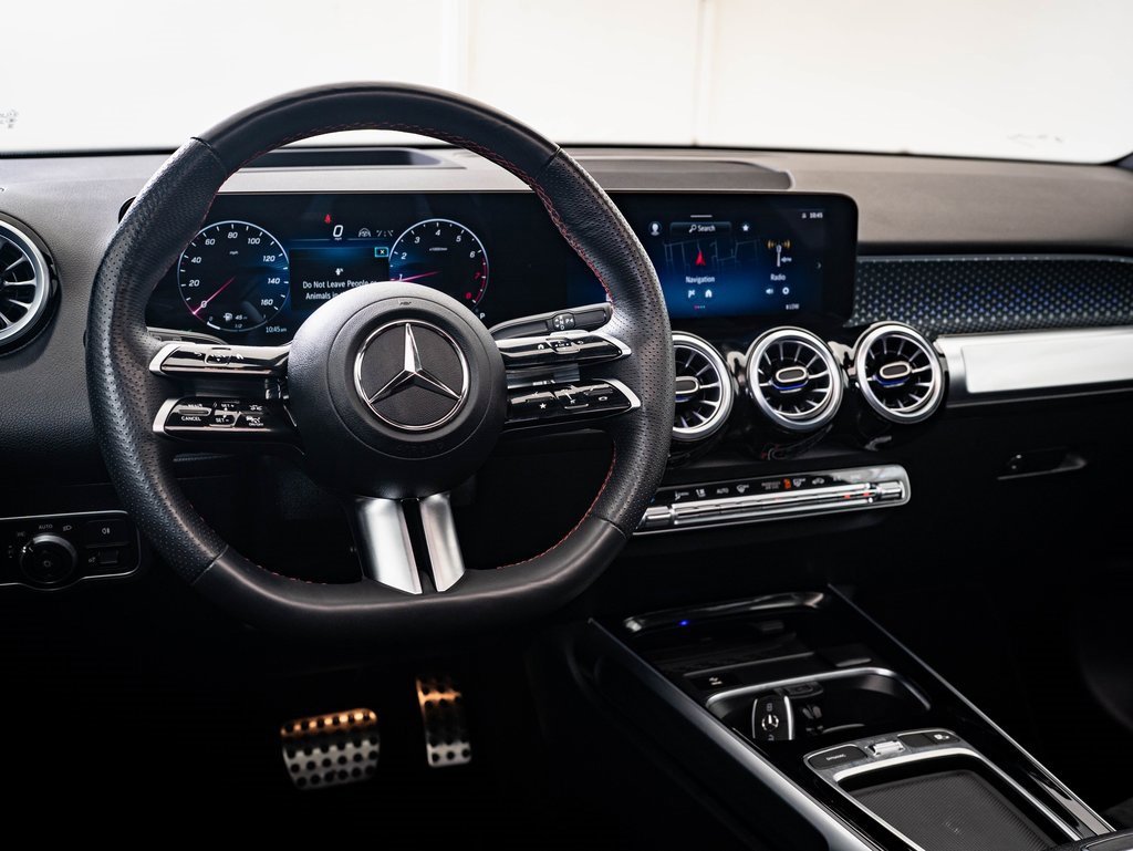 2024 Mercedes Benz GLB 250 4MATIC photo 4