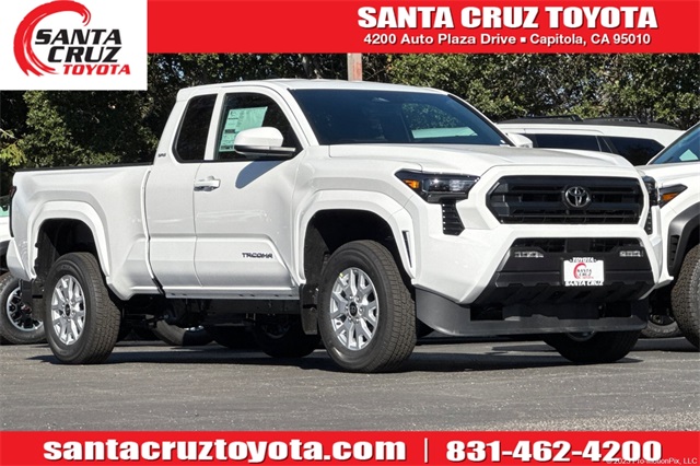 2025 Toyota Tacoma SR5's photo