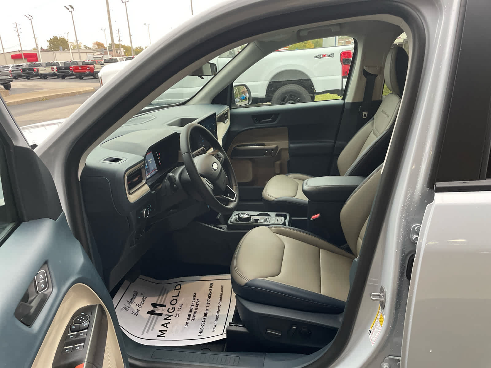 2025 Ford Maverick Lariat photo 4