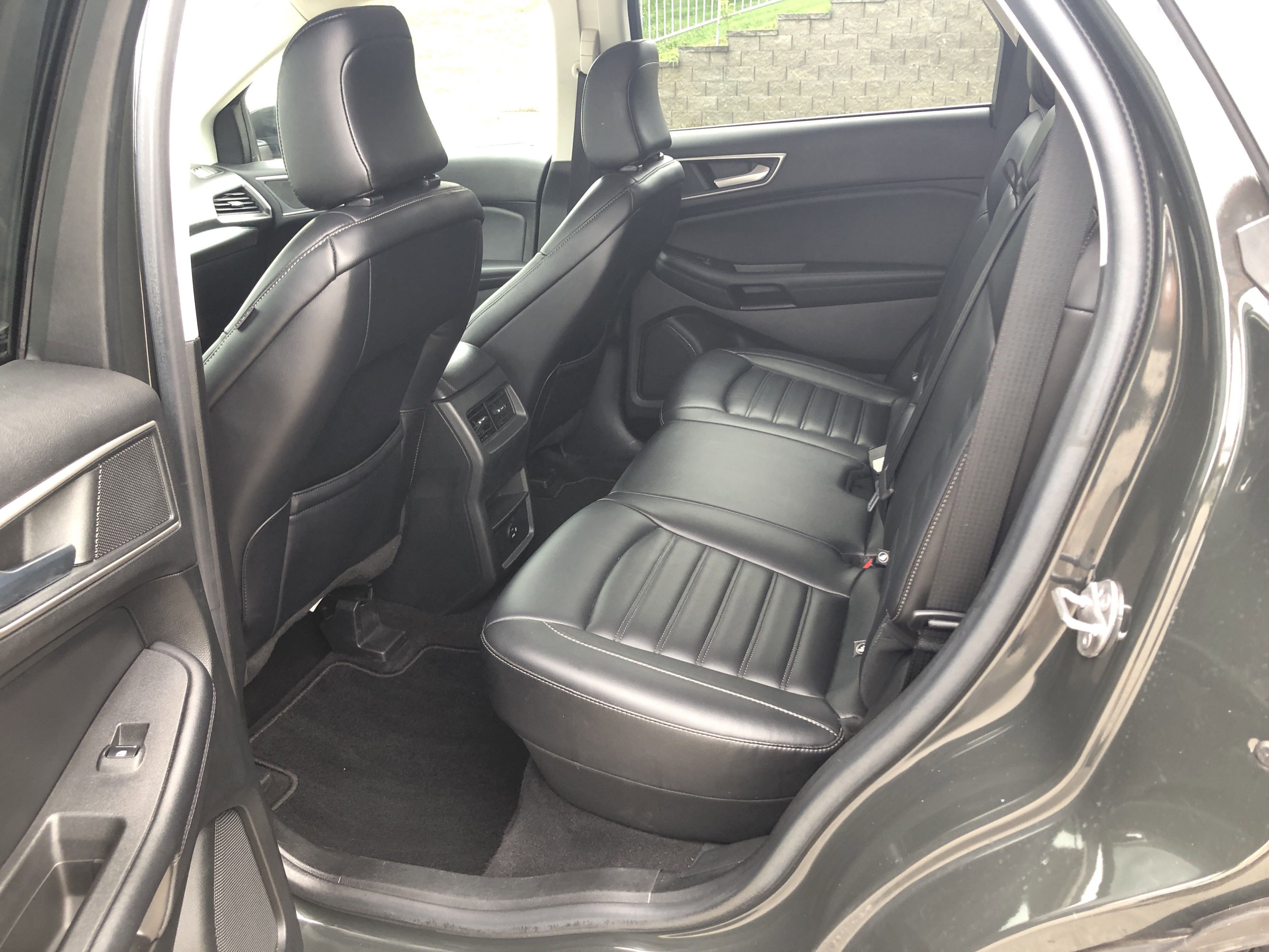 2022 Ford Edge SEL photo 12