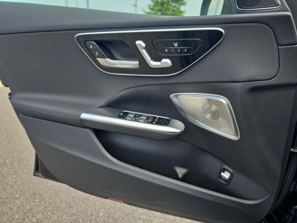 2025 Mercedes Benz C 300 photo 28