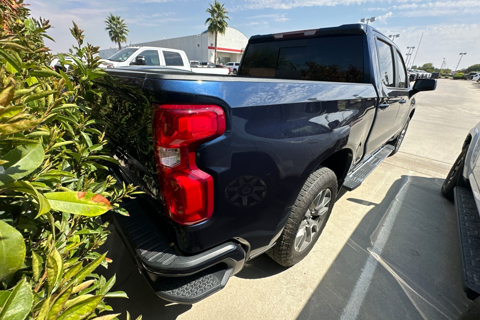2022 Chevrolet Silverado 1500 RST photo 3