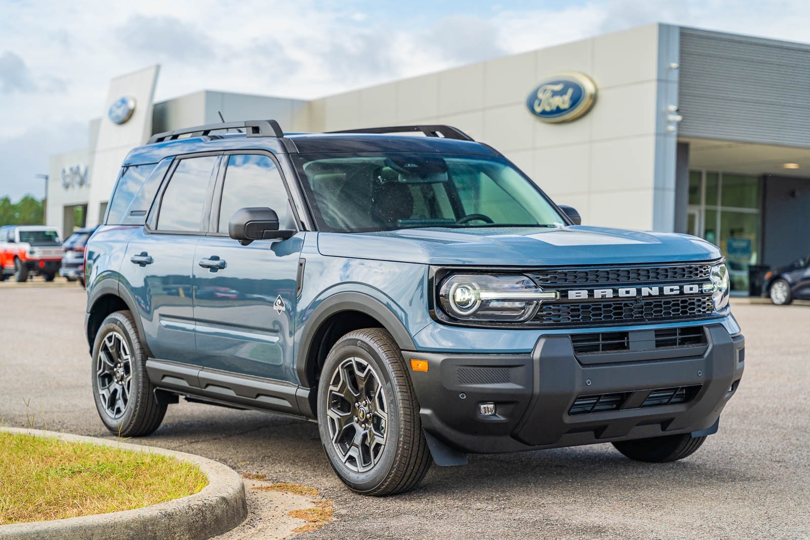 2025 Ford Bronco Sport Outer Banks's photo