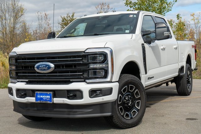 2025 Ford F-350 Super Duty Platinum's photo