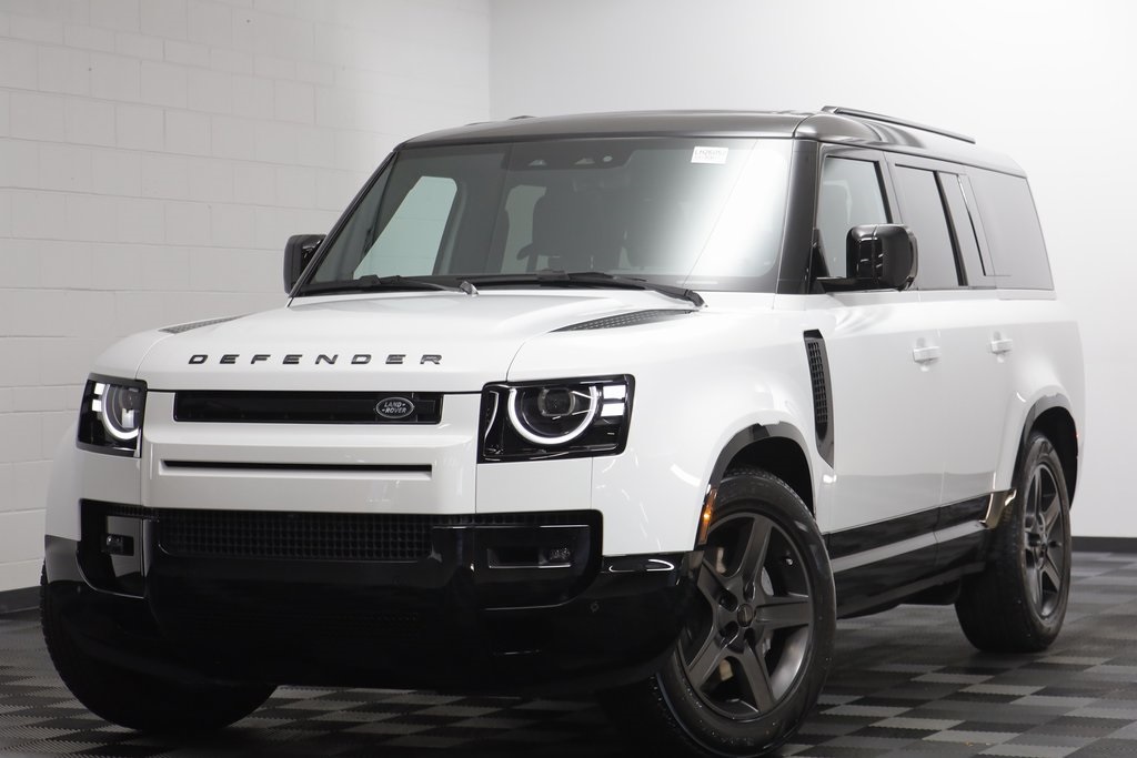 2026 Land Rover Defender X-Dynamic SE's photo