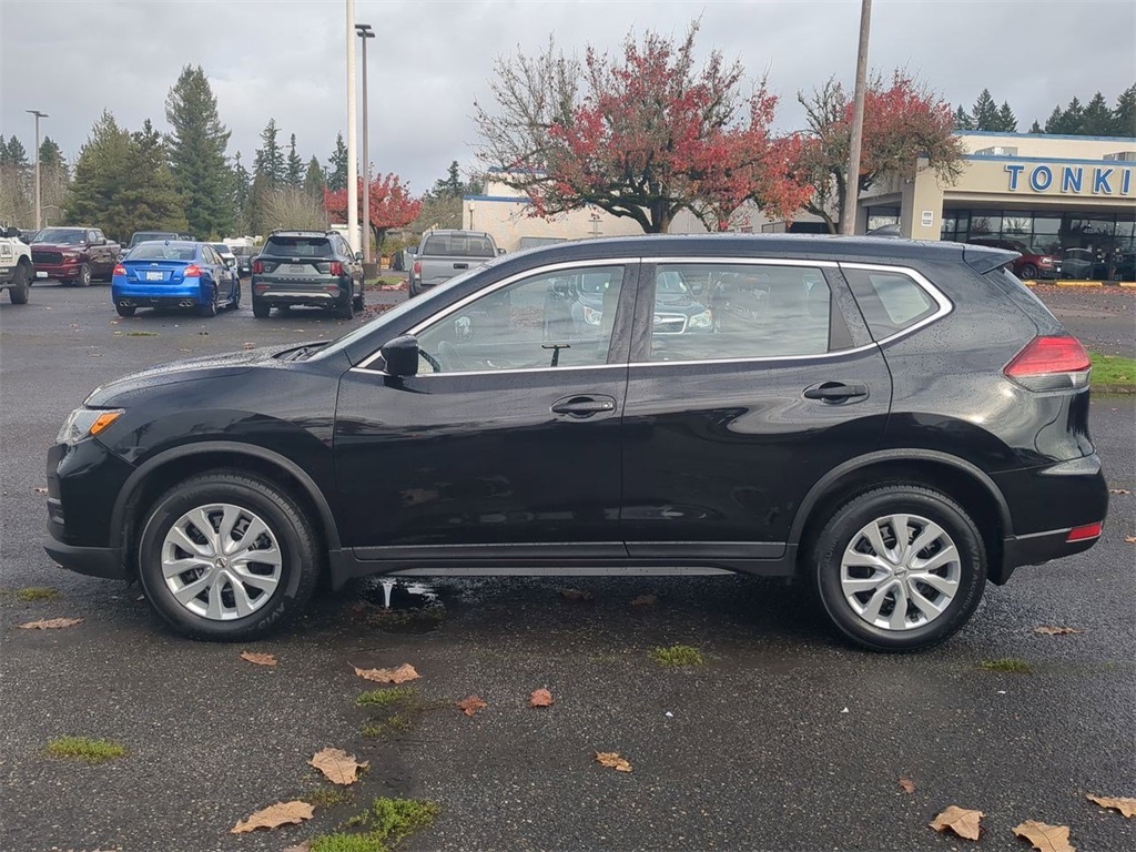 2017 Nissan Rogue S photo 2