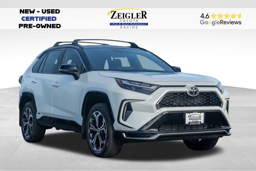 2025 Toyota RAV4 XSE's photo