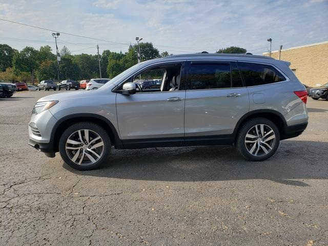 2018 Honda Pilot Elite photo 2