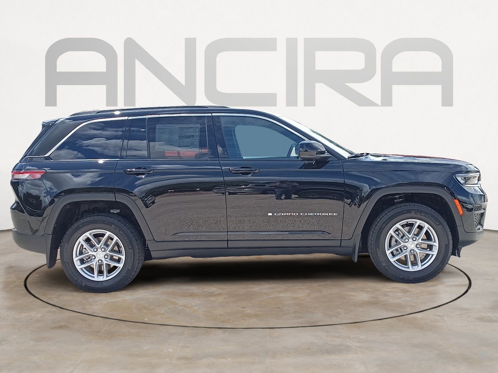 2025 Jeep Grand Cherokee Laredo X photo 5