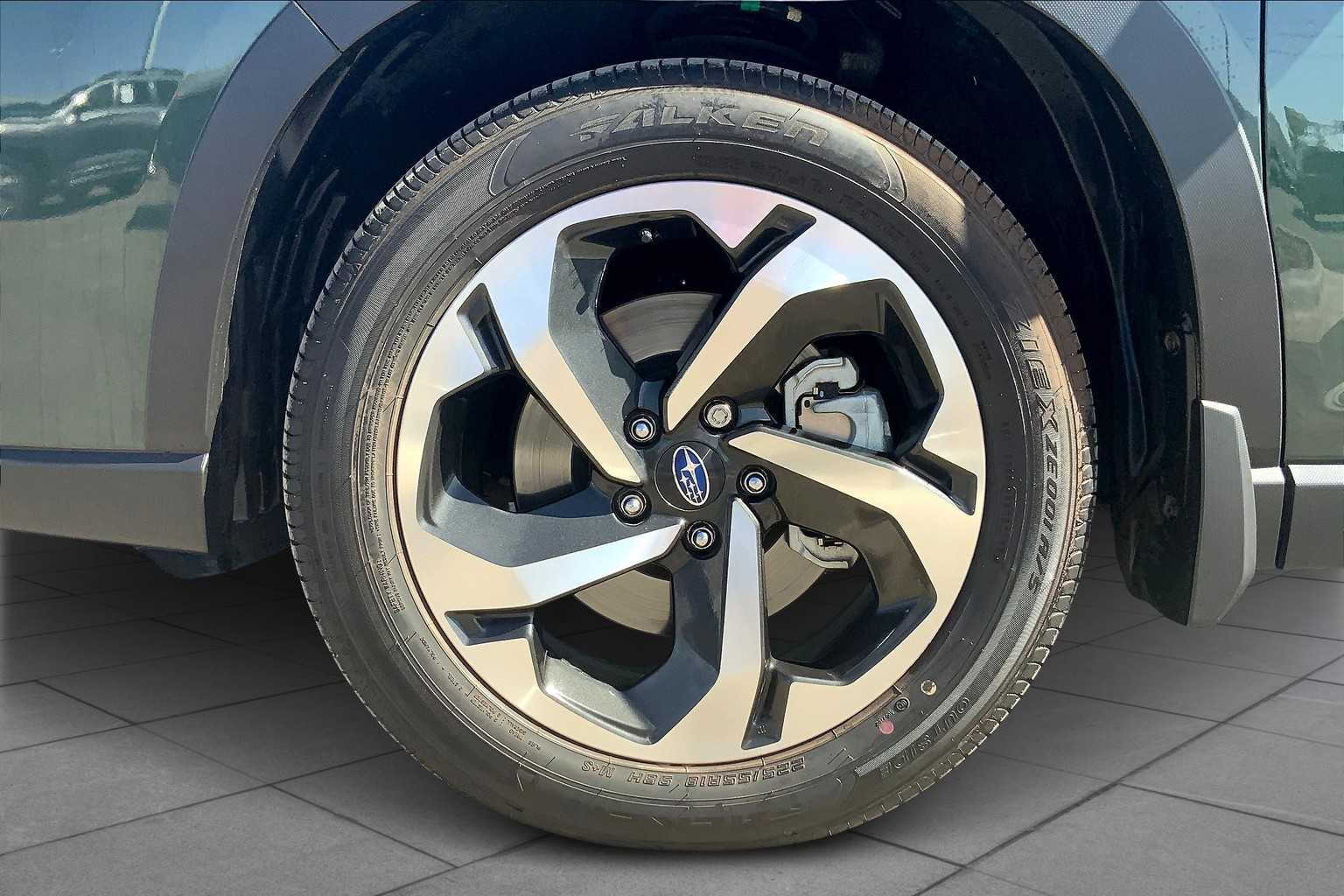 2024 Subaru Forester Touring photo 10