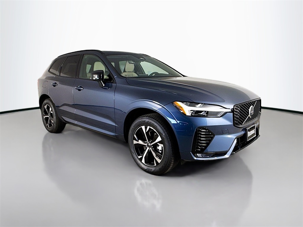 2026 Volvo XC60 Core's photo