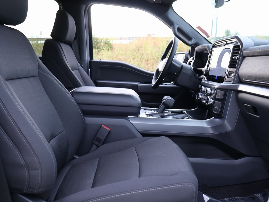 2025 Ford F-150 XLT photo 9