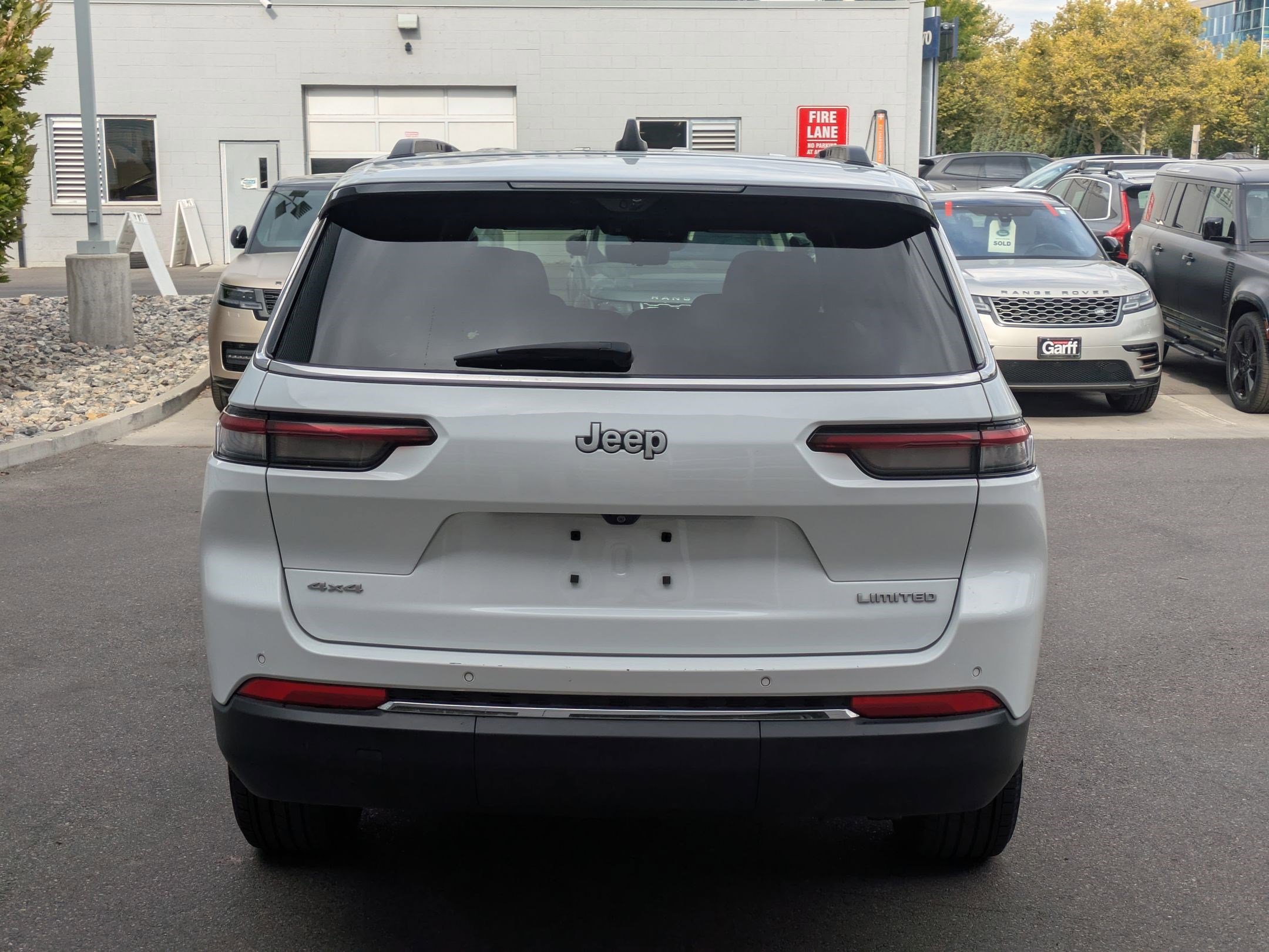 2024 Jeep Grand Cherokee Limited photo 4