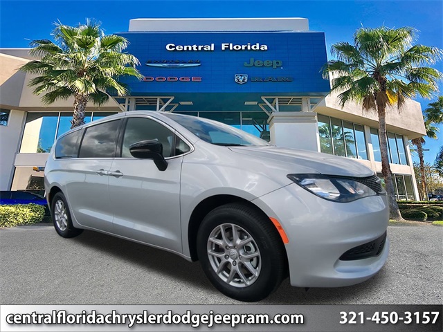 2026 Chrysler Voyager LX's photo