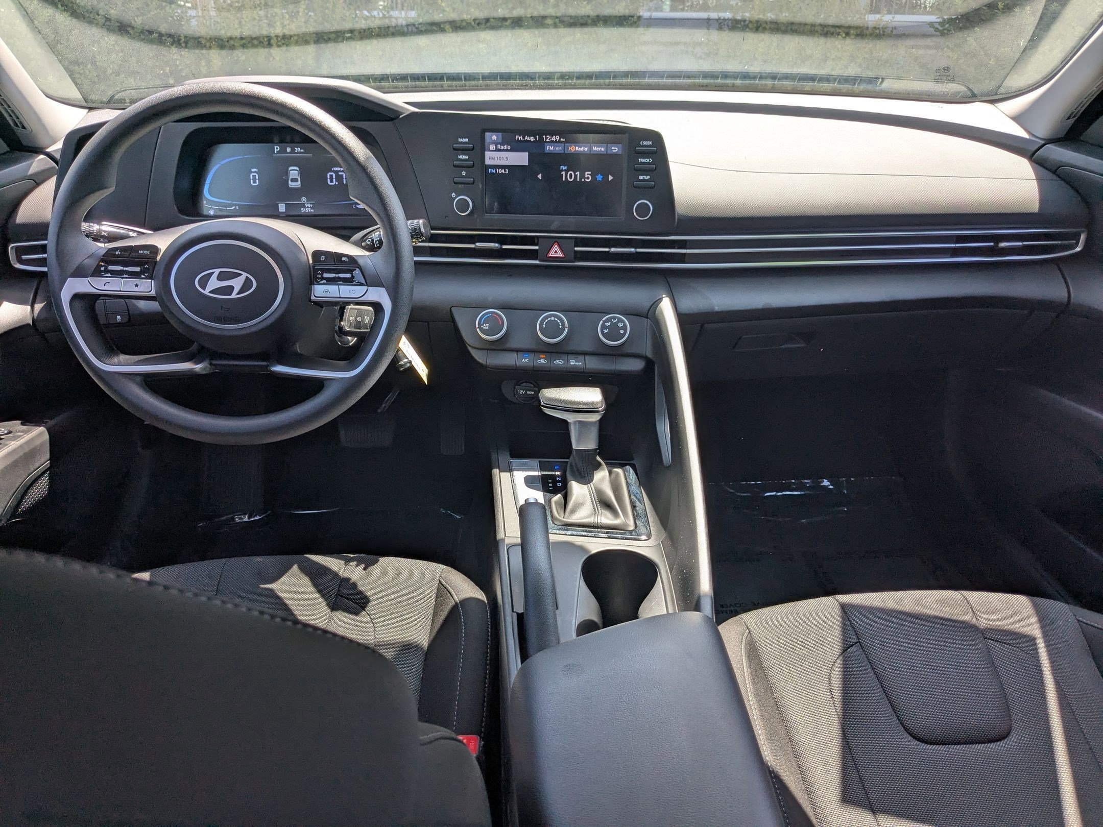 2024 Hyundai Elantra SE photo 23