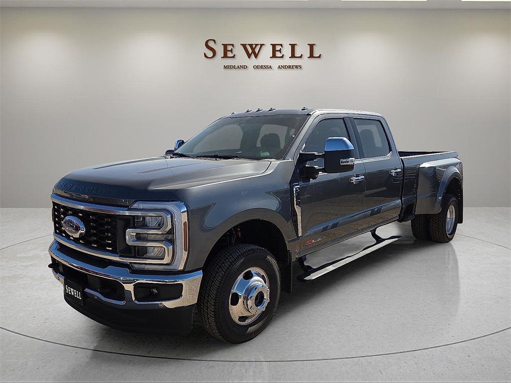 2025 Ford F-350 Super Duty Lariat's photo