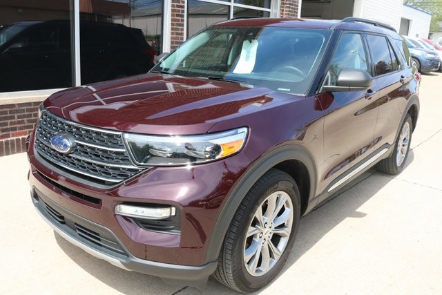 2023 Ford Explorer XLT photo 3