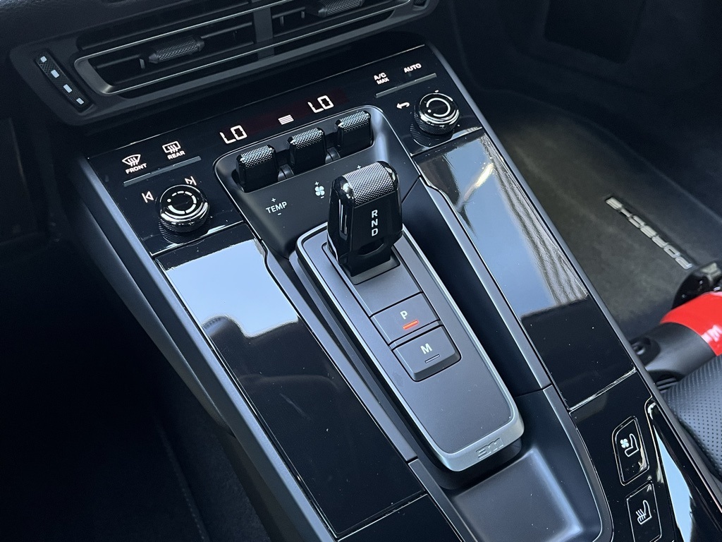 2023 Porsche 911 T photo 18