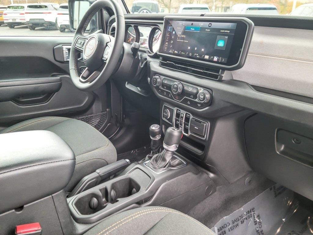 2025 JEEP WRANGLER - Image 21