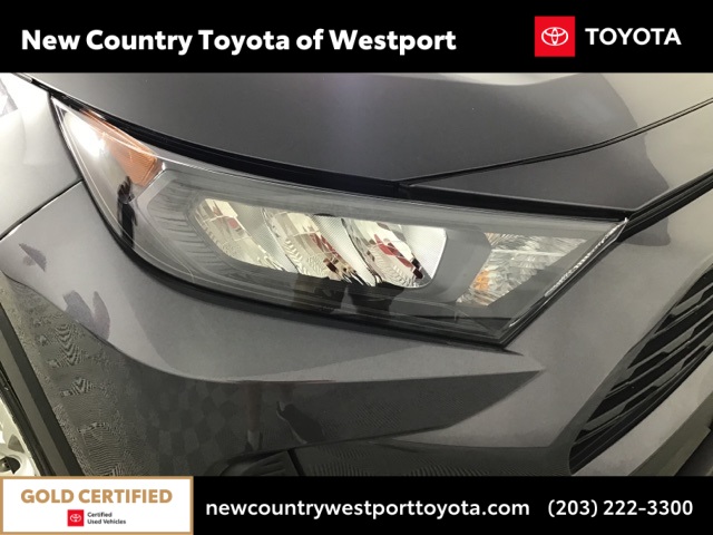 2022 Toyota RAV4 LE photo 14