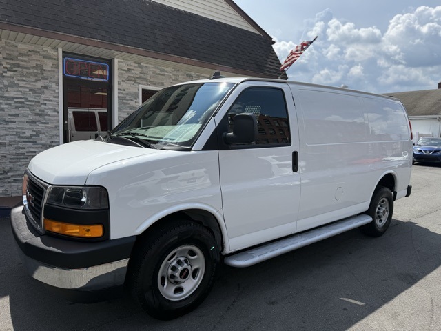 2023 GMC Savana Cargo Work Van's photo