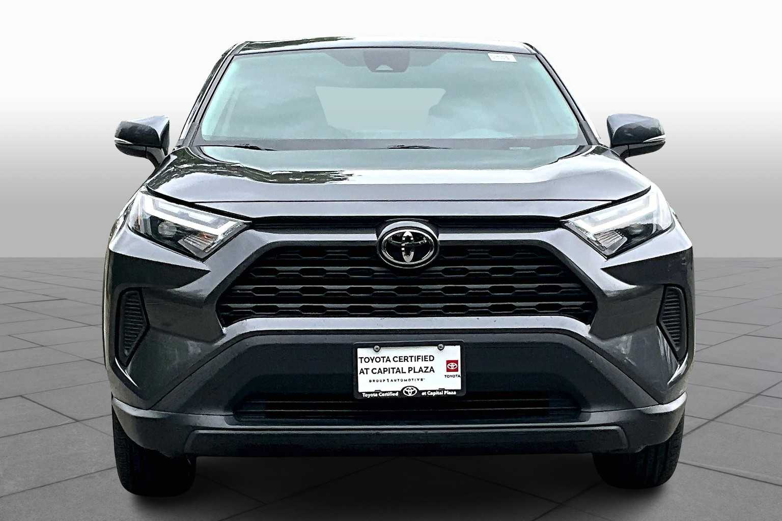 2023 Toyota RAV4 LE photo 3