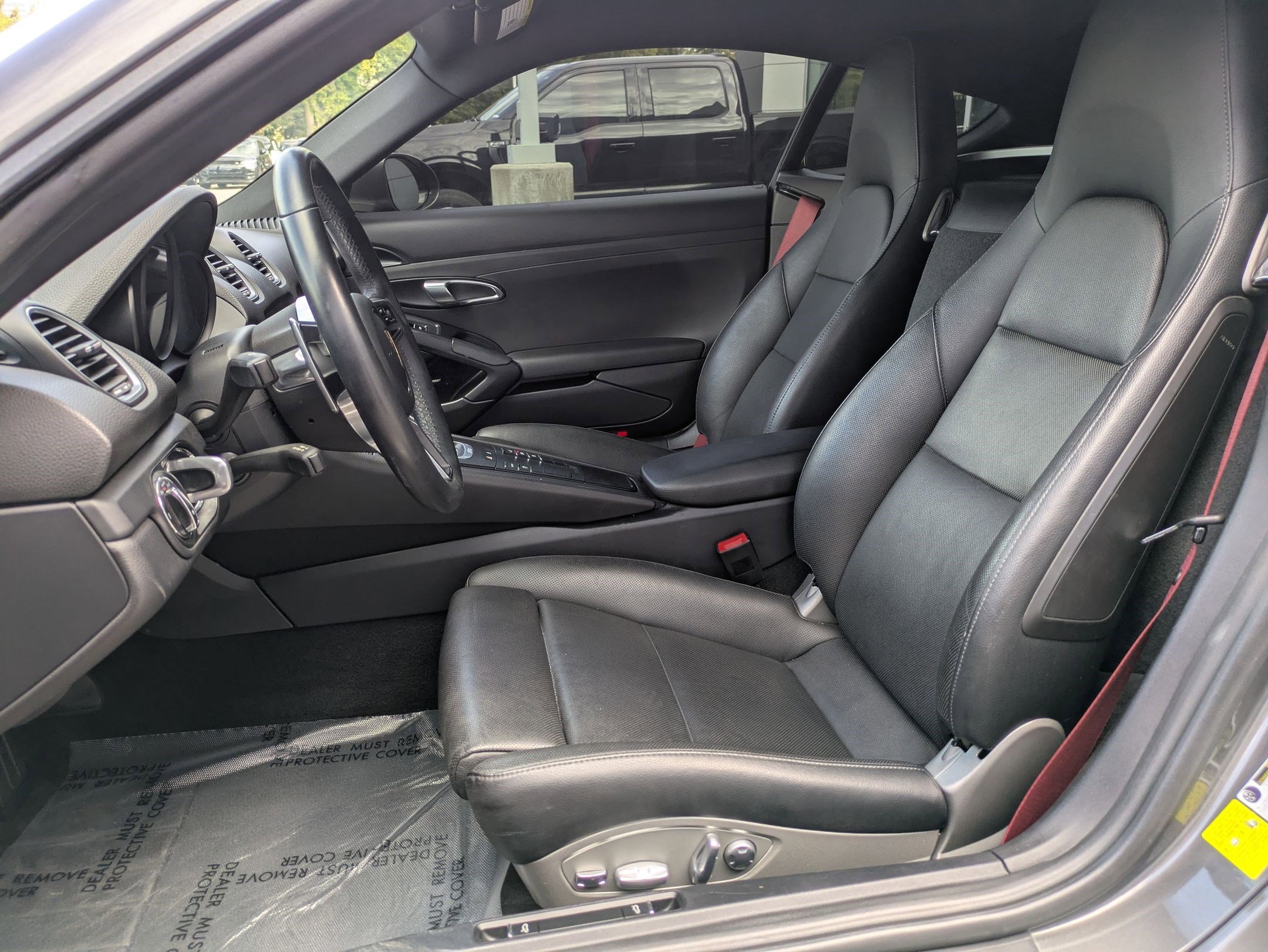2019 Porsche Cayman T photo 24